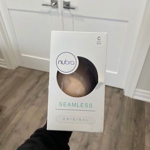 Nubra Seamless Adhesive Bra